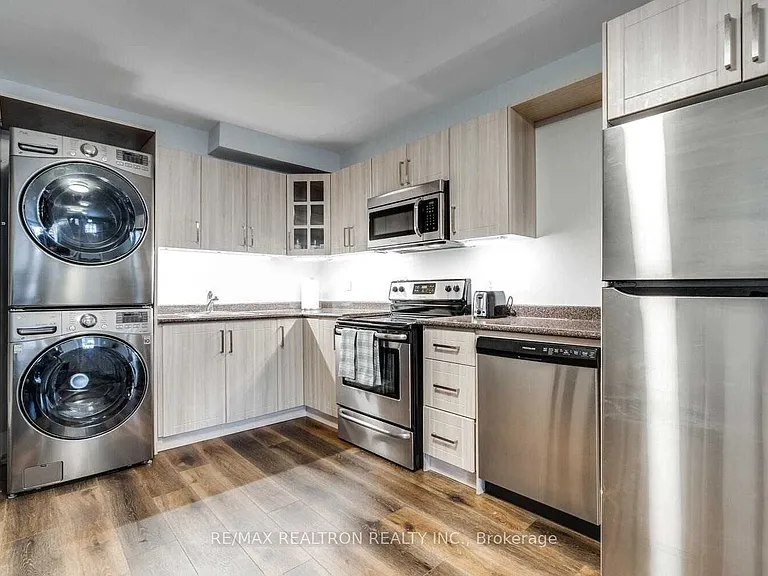 1319 Gerrard St E #LOWER — Photo 6