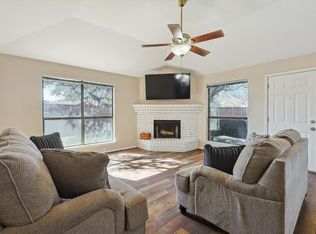 7013 Fall Creek Ct, Watauga, TX 76148