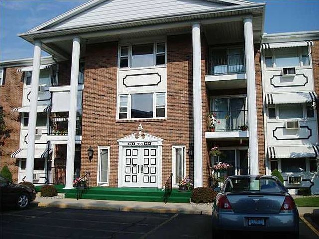 3 Story Condo with Elevator & Security