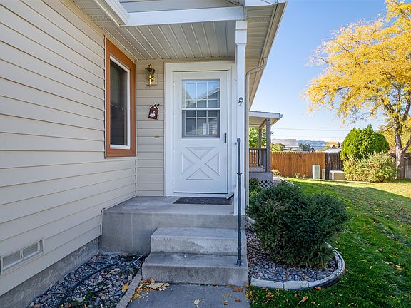 4th image of 2367 Village Sq