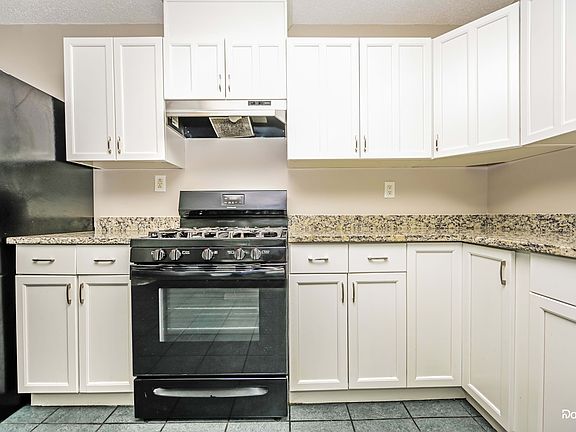 2nd image of 124 Spring Valley Cir