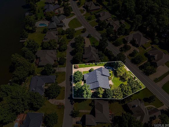 4th image of 6816 Kensington Dr