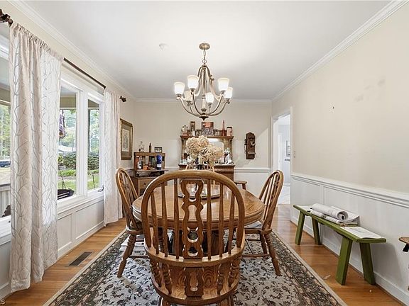 4th image of 5500 Deering Pl