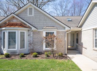 41642 Haggerty Woods Ct, Canton, MI