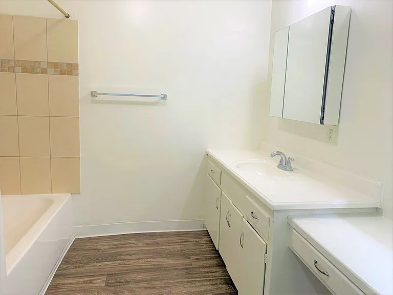 12911 Galway St — Photo 13