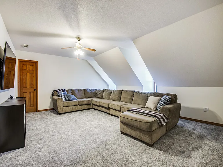 4920 Glen Oaks Cir — Photo 4