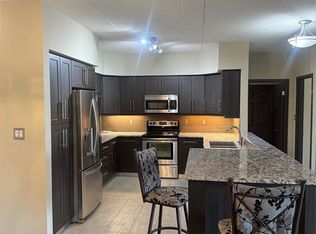 200 Manning Rd #305, Tecumseh, ON N8N0A8