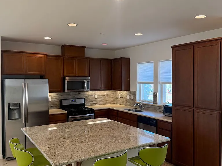401 S Hummingbird Ln — Photo 6