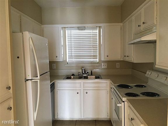2nd image of 1908 Kingswood Ct