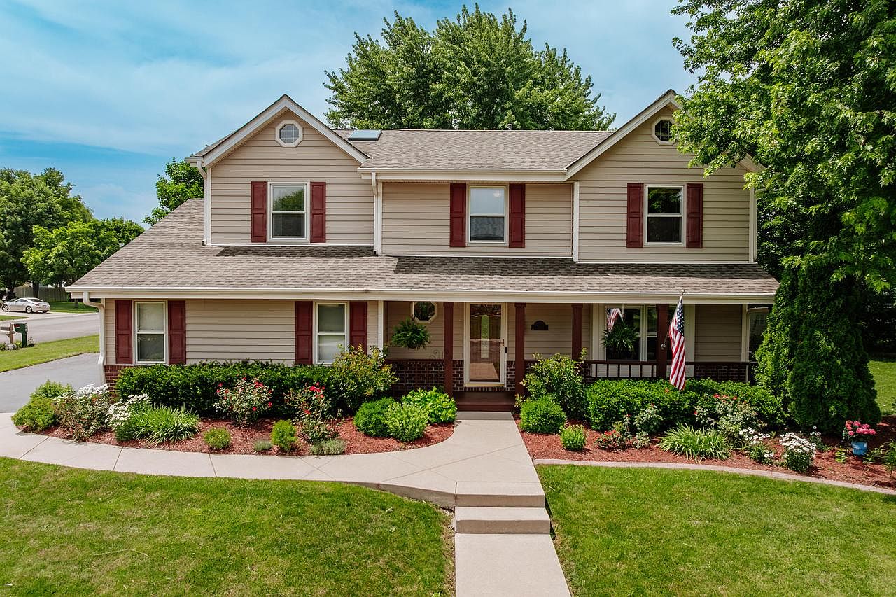 N108W16351 Scarlet DRIVE, Germantown, WI 53022 | Zillow