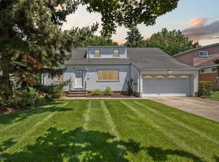 871 Lander Rd, Mayfield Village, OH 44143