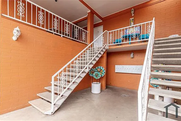 901 E Pierce St #5 — Photo 11