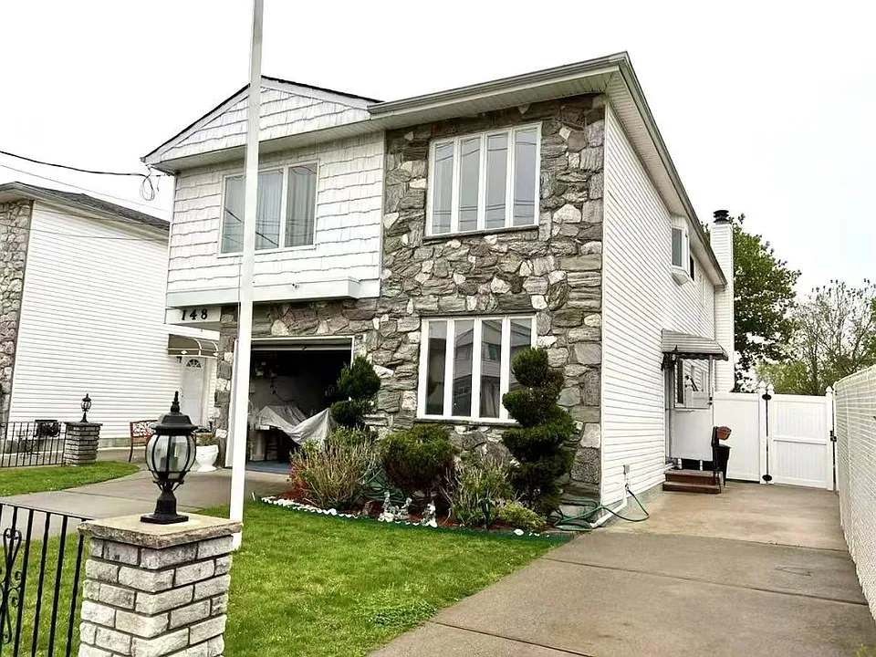 148 Slater Blvd #1R