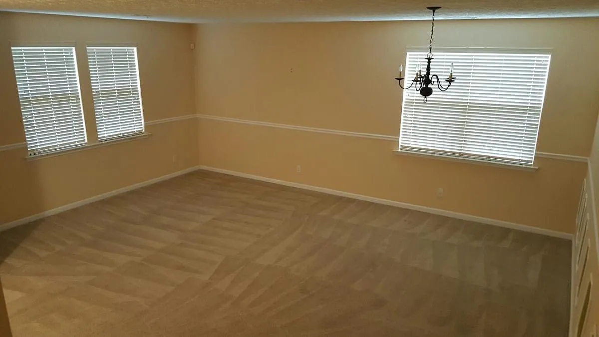 3 bed, 2.5 bath, 3527 sqft, $2,600 — Photo 3