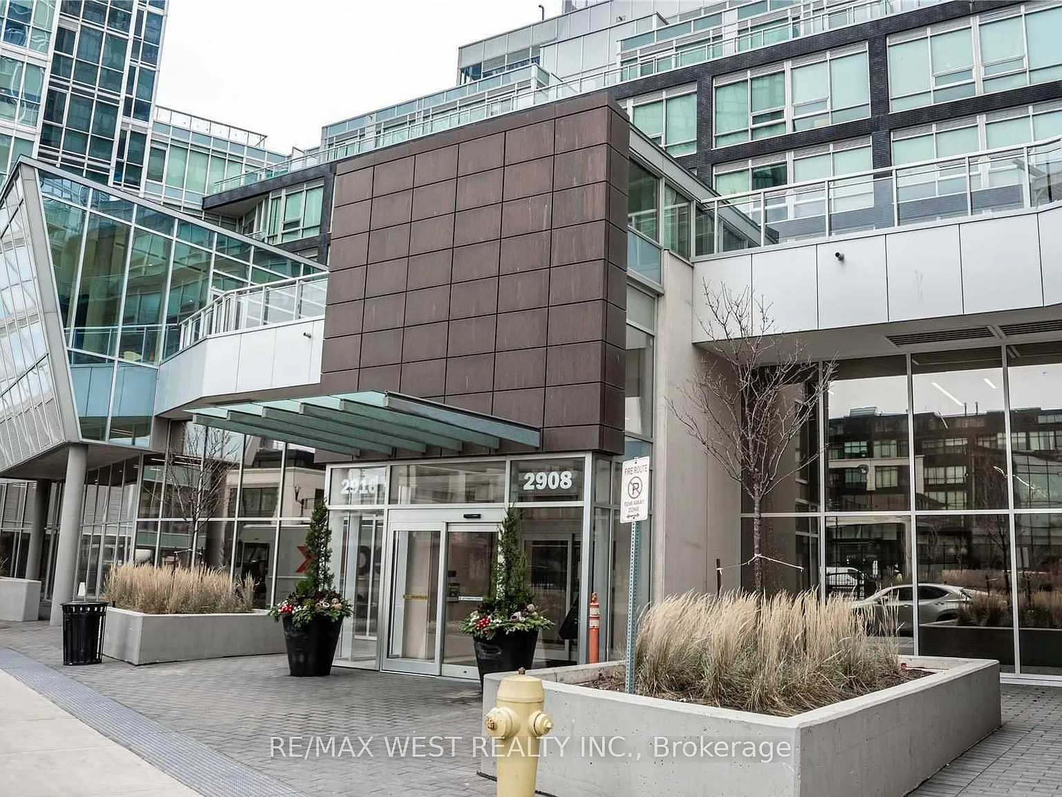 1 bed, $2,400 — Photo 2