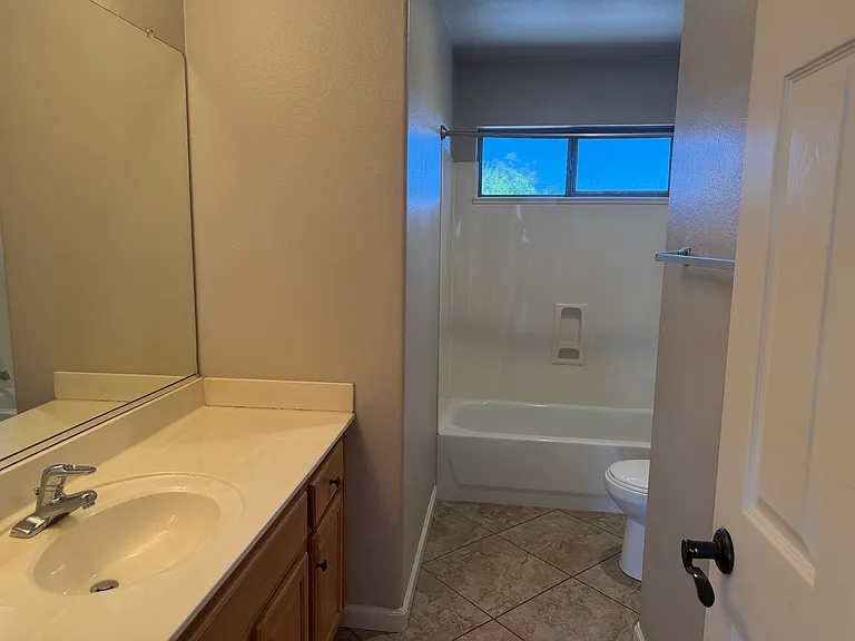 2813 E Runaway Bay Pl — Photo 16