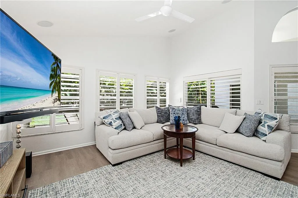 3 bed, 2.0 bath, 2090 sqft, $10,000 — Photo 4