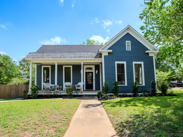 705 W 5th St, Brenham, TX 77833
