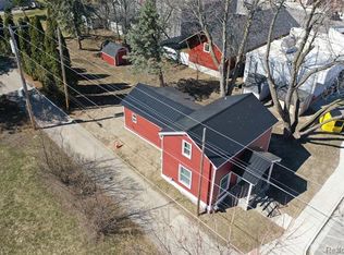 4020 Mill St, Dryden, MI 48428