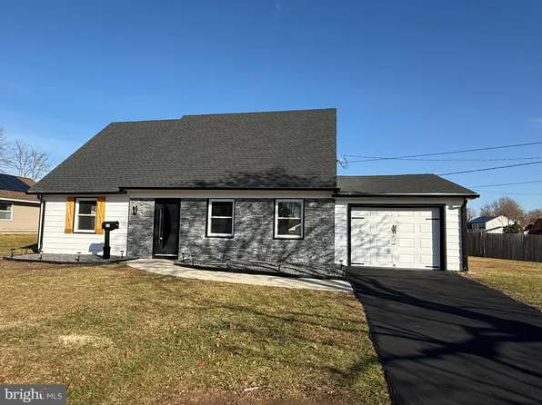 12 Hadley Ln, Willingboro, NJ 08046