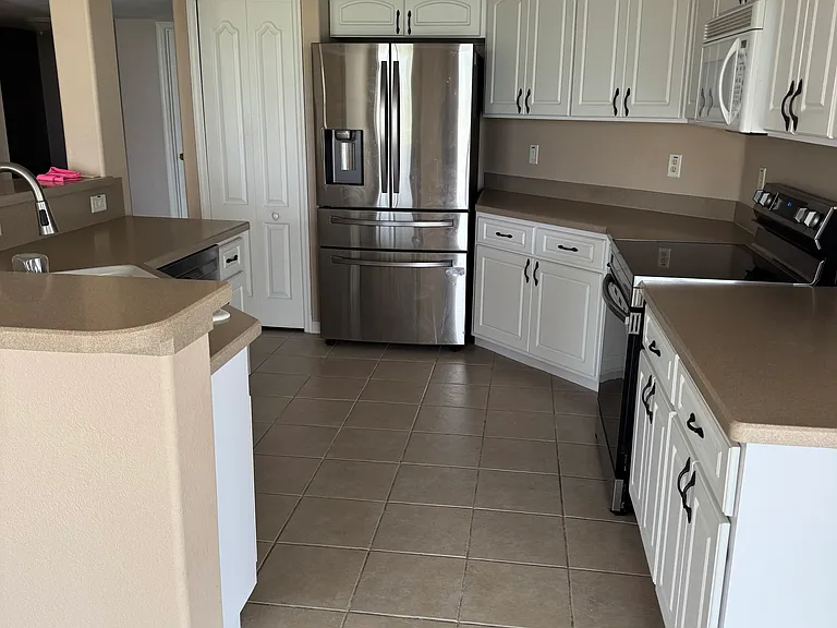 8903 Laguna Ln #204 — Photo 6