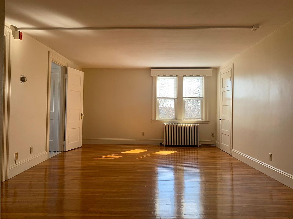 1st image of 153 Norwood Ave APT 3B