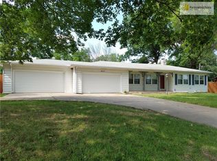 8816 Leeds Rd, Kansas City, MO 64129