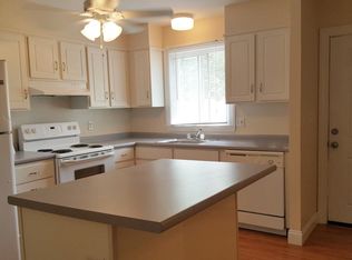 139 Ripple Ln, North Kingstown, RI 02852