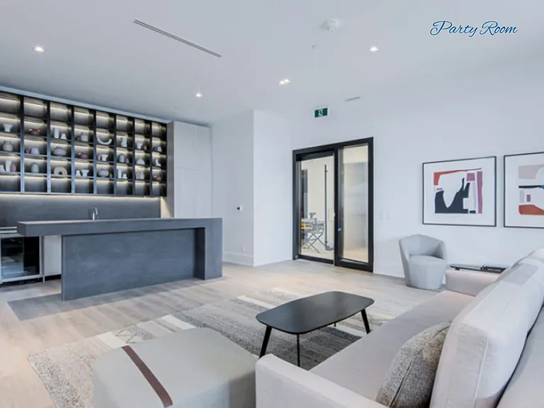 5249 Dundas St W — Photo 15