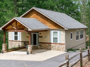 635 McClure Dr, Hayesville, NC 28904