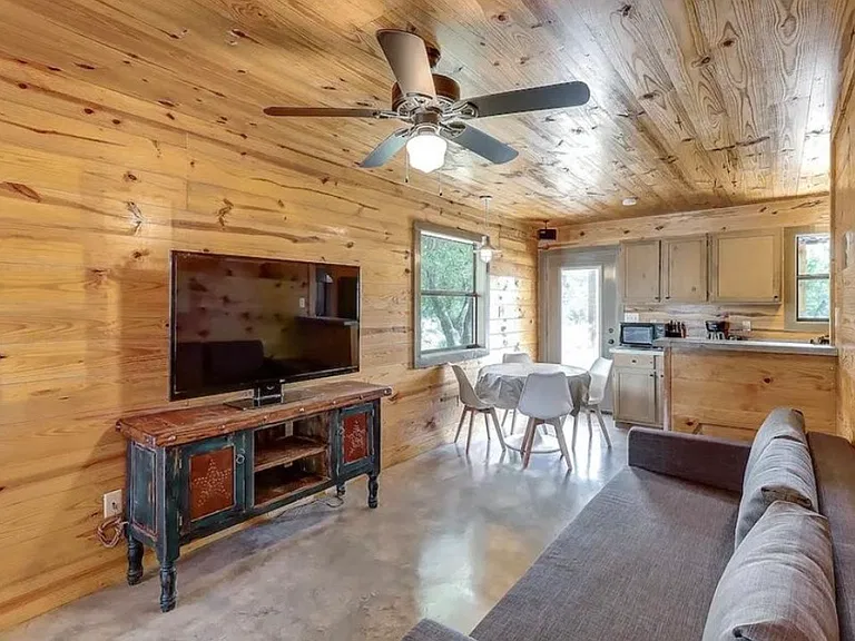 922 Mack Rd — Photo 3