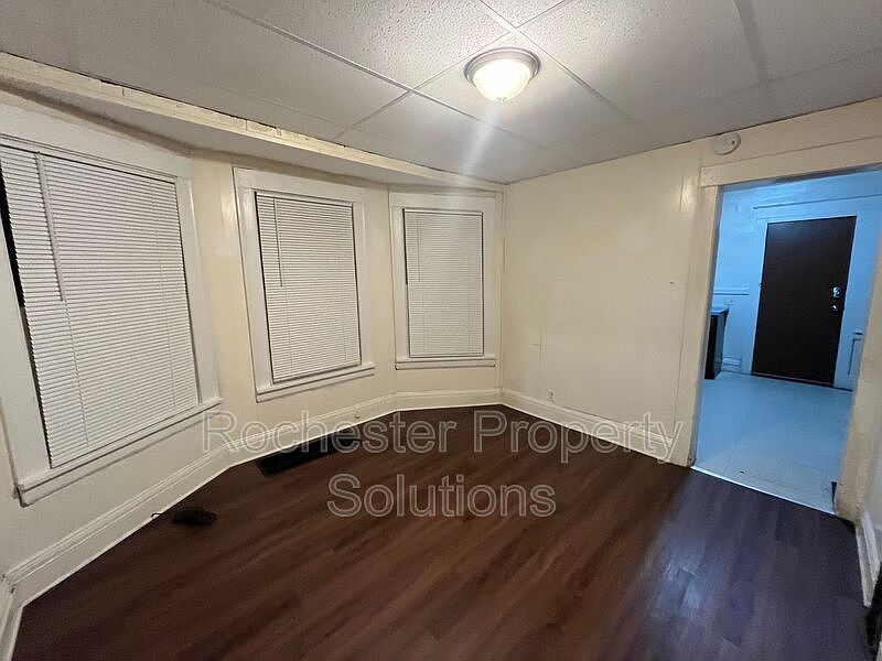 107 Bowman St, Rochester, NY 14609 Zillow