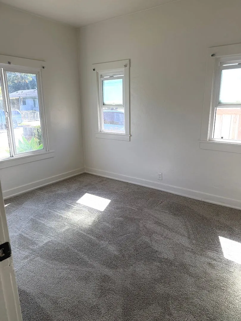 1715 Chino Street — Photo 3