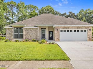 2502 Ridgewood Rd, Ocean Springs, MS 39564