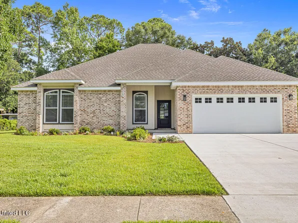2502 Ridgewood Rd, Ocean Springs, MS 39564