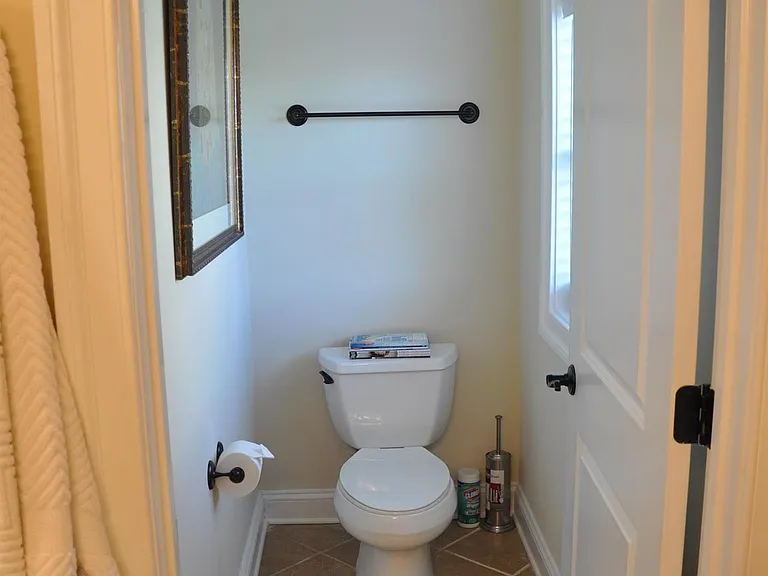 827 Nalle St — Photo 13