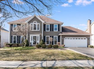 1533 Ambleside Cir, Naperville, IL 60540