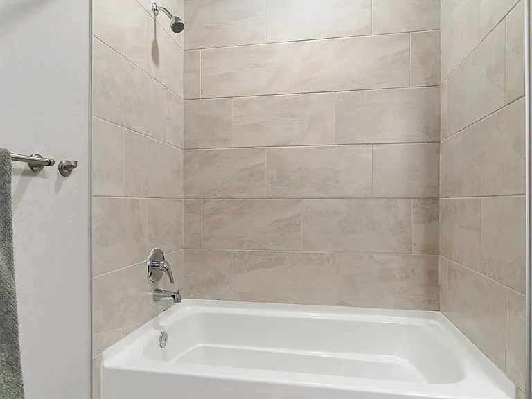 Pearson - 1 Bed / 1 Bath - 909-945 Sq.Ft.