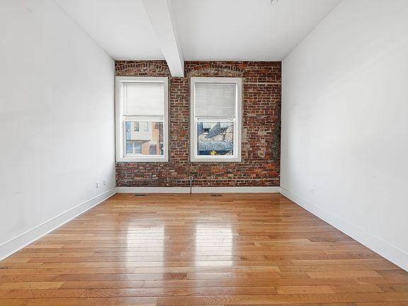 4th image of 2232 Christian St #2232A