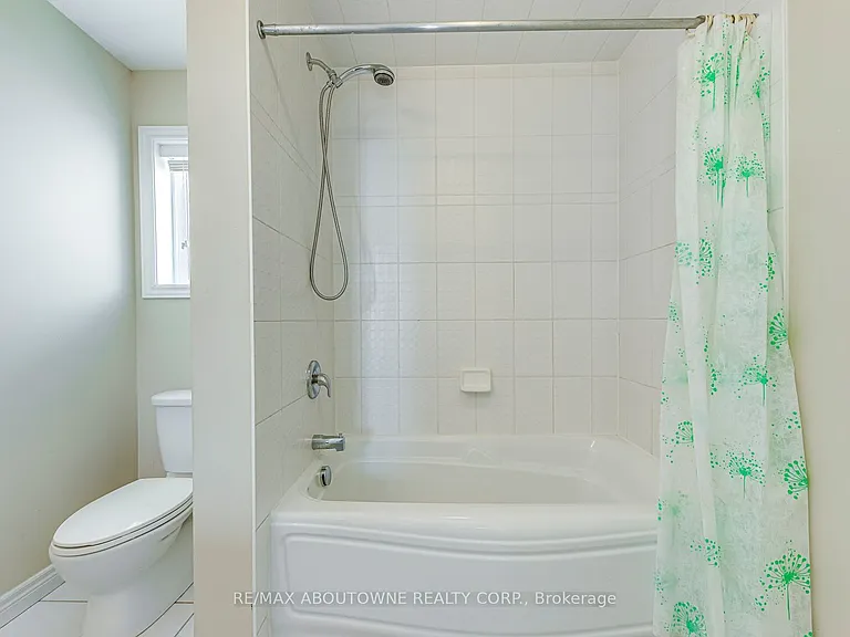 816 Roulston St — Photo 42