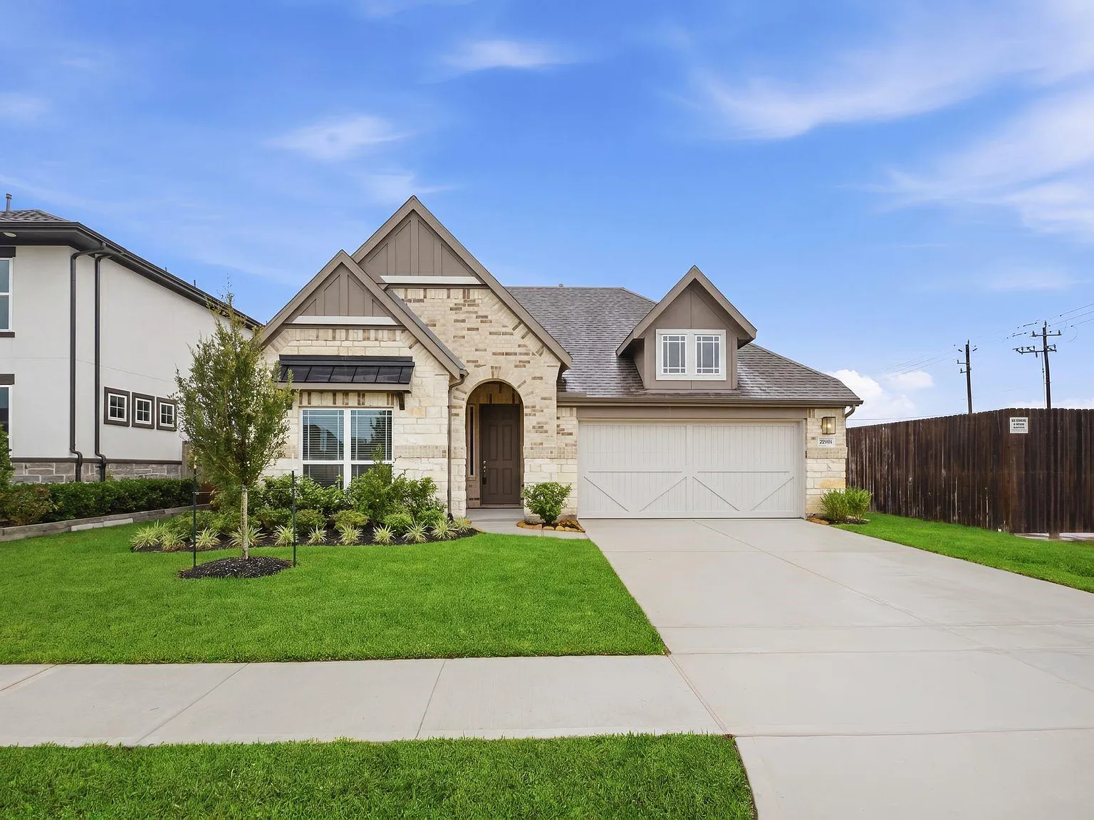 4 bed, 3.0 bath, 2211 sqft, $3,300 — Photo 2