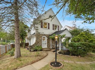 249 Rock Glen Rd, Wynnewood, PA 19096