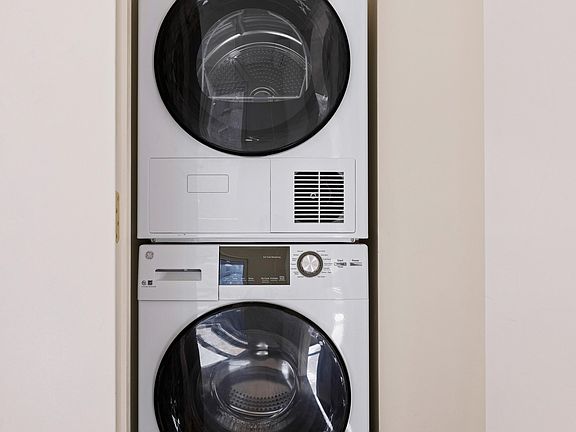 5th image of 151 Hawthorne St #2J