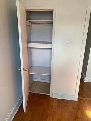 Rented by Ambassador Realty Co | media 3