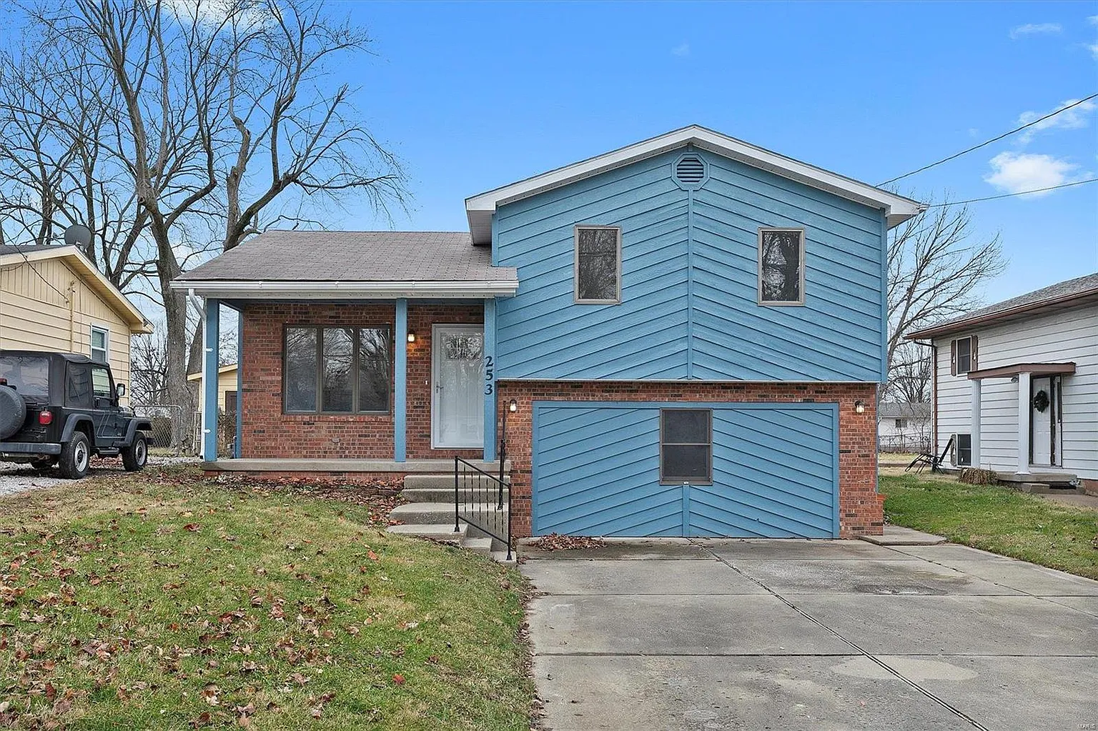 253 Bender Ave photo 1