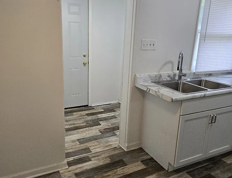 4233 N 42nd Pl — Photo 11