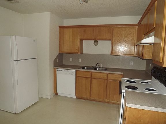 3rd image of 3803 Y S Pak Ct APT D