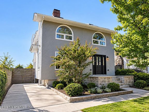 3rd image of 88 Oceanic Ave