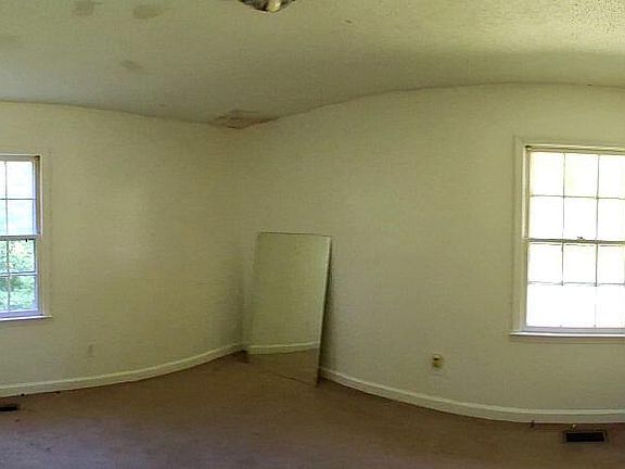 4th image of 900 N Parker Street