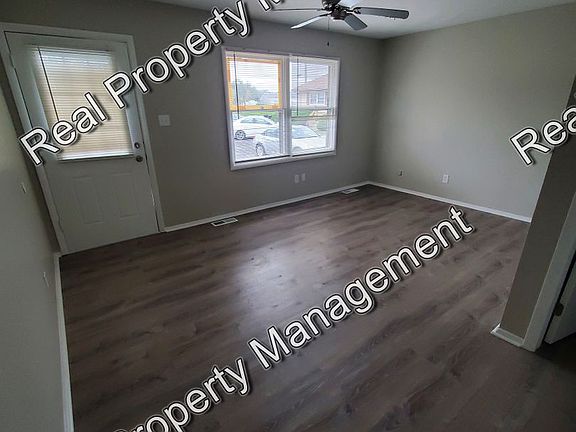 4th image of 703 1/2 N Grant St